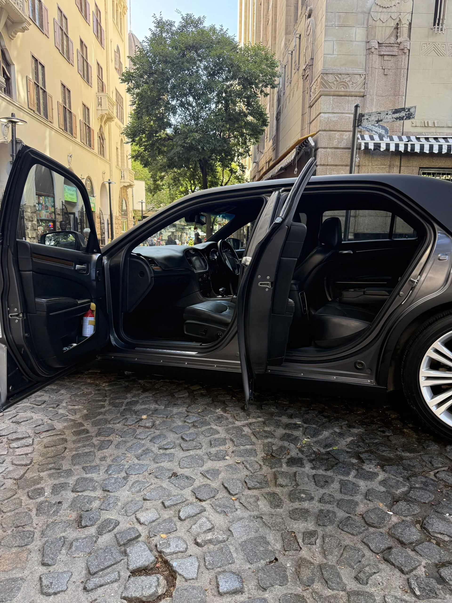 Chrysler 300C — Wanderer Cape Town fleet photo 12