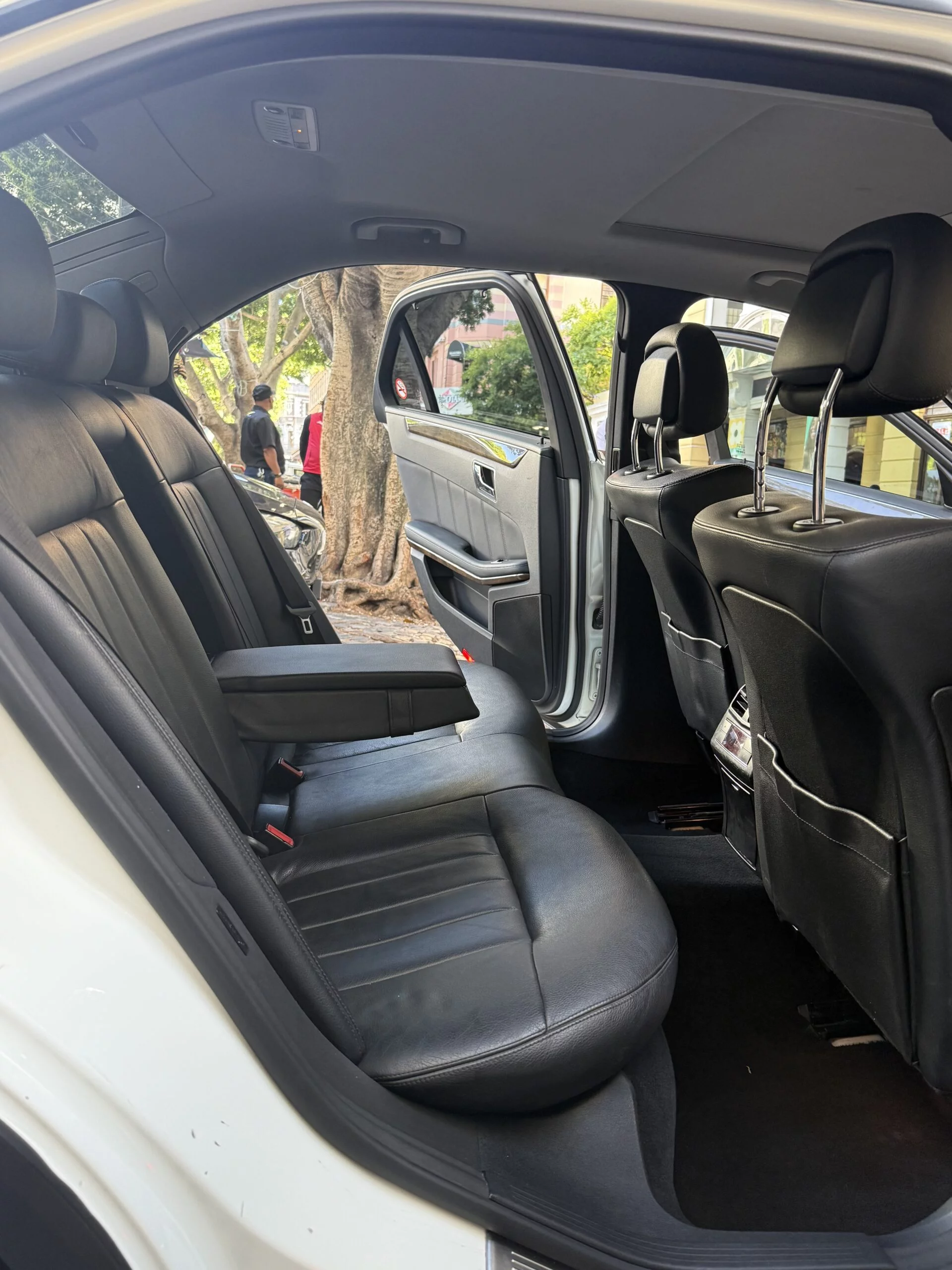 Mercedes-Benz E-Class — Wanderer Cape Town fleet photo 3