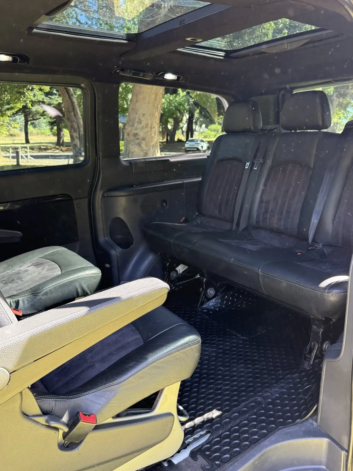 Wanderer Mercedes-Benz Viano used for private Cape Town airport transfers