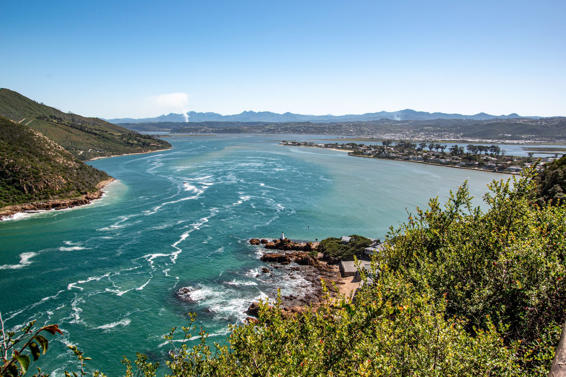 Plettenberg Bay coastline and mountains on the Garden Route
