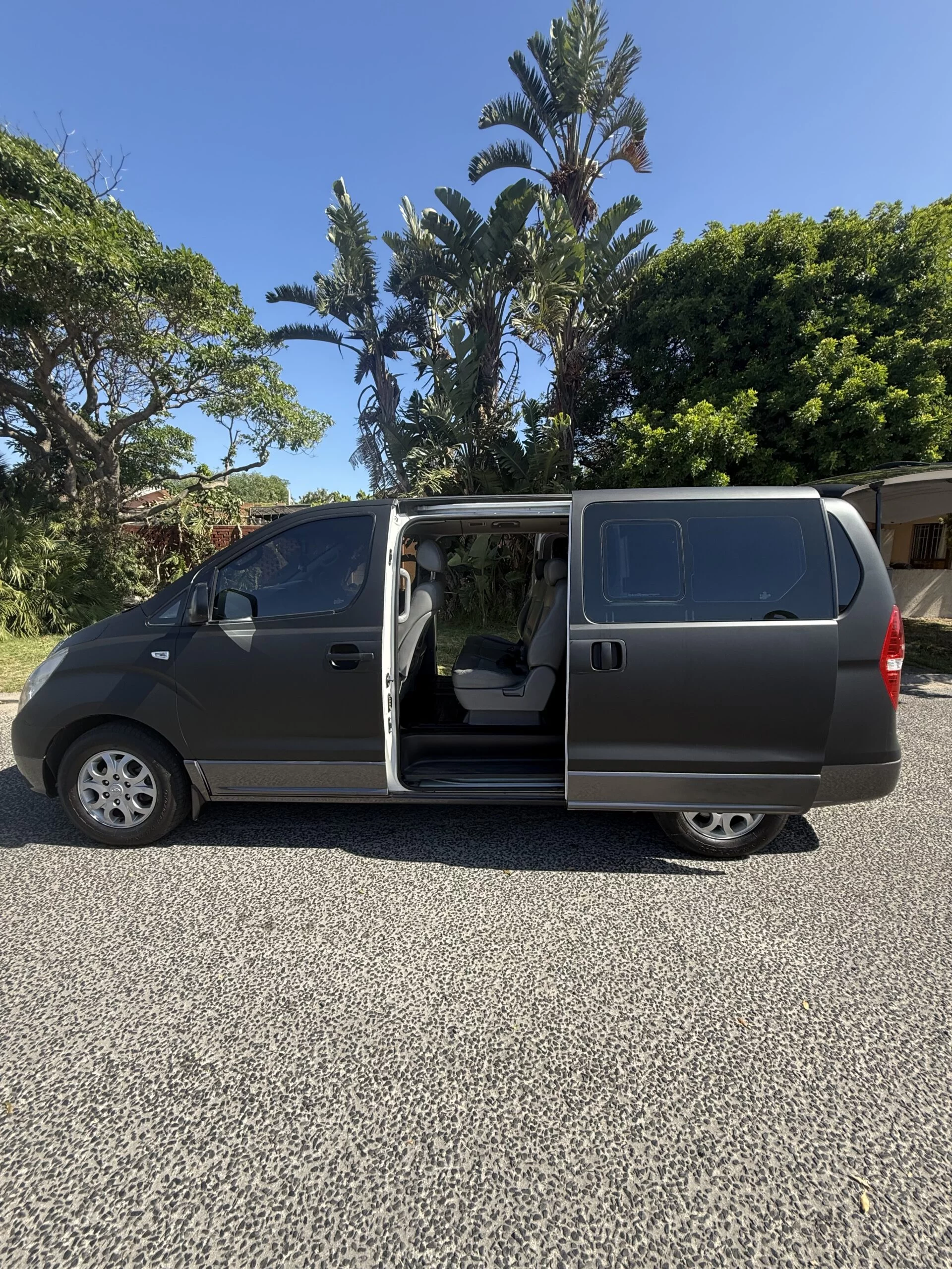 Hyundai H1 white people carrier — Wanderer Cape Town fleet